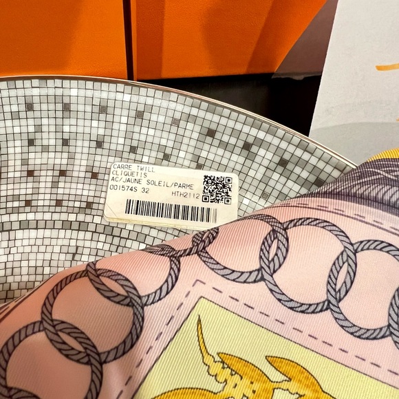 SOLD!! Hermès CLIQUETIS SCARF in Jaune Soleil / Parme / Gris Acier - Picture 10 of 10